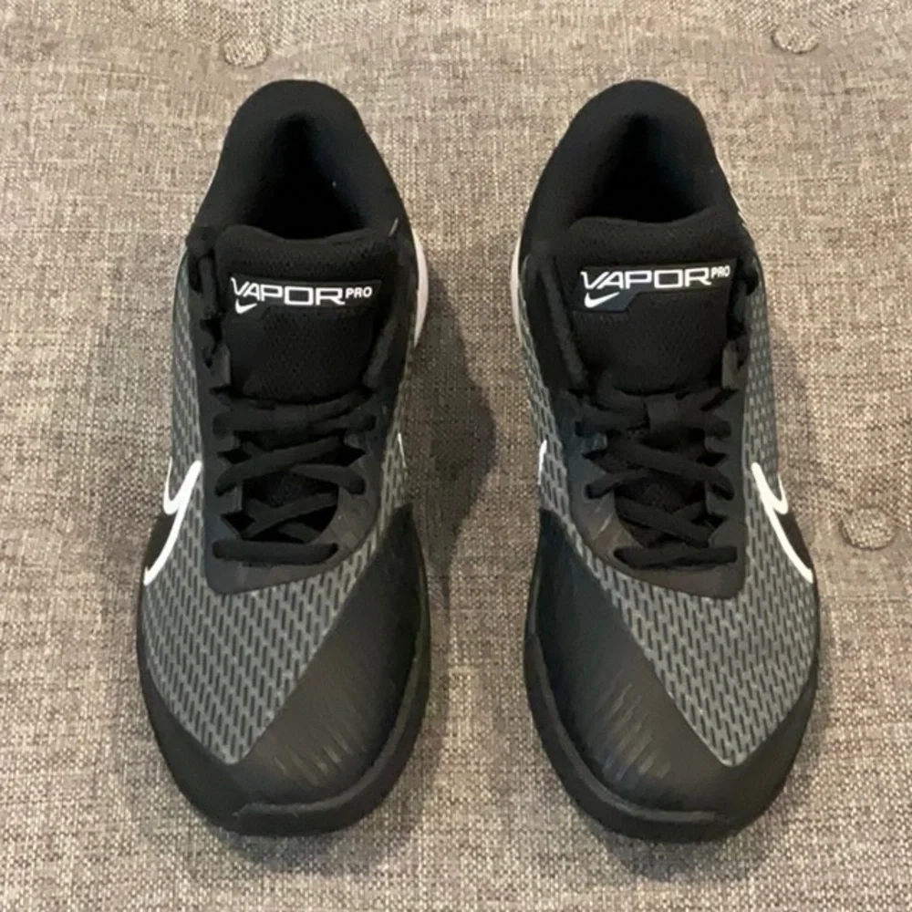 Nike Women’s Court Air Zoom Vapor Pro (DR6192-001) US 8.5 - Picture 7 of 8